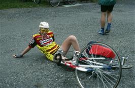 Ian Luke, having toe clip problems outside Hellesylt youth hostel as we prepare to leave [Remastered scan, September 2019]