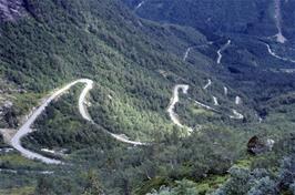 The many hairpin bends on the descent from Gaularfjellet towards Vetlefjorden and the Sognefjord [Remastered scan, August 2019]