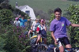 Martin Hills leads the pack on the interesting coastal path from Tallland Bay to Polperro [Remastered scan, July 2019]