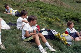 Neil, Tao, Eliot and Martin Rushworth enjoy lunch overlooking Elender Cove [Remastered scan, July 2019]