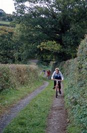 Keir Manning approaches the checkpoint, followed by Paul Oakley and Richard Goss (Photo: Jean Brierly)