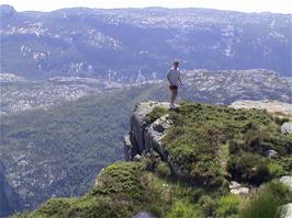 Tao cannot resist another dangerous look over the edge as we start walking back to the hostel