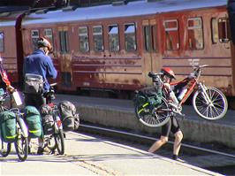 Oliver decides to take his bike across to our train on the next platform by the short route