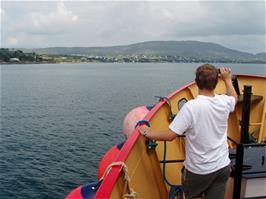 Approaching the fishing village of Skull