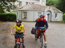 Glen and Tao at Golant YH
