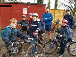 Preparing to leave Golant Youth Hostel - we weren't even THINKING of parking here!