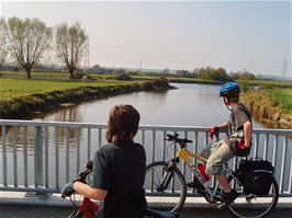 View towards the Huntspill River from Gold Corner
