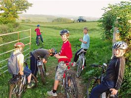 Preparing for the downhill through the next field towards Landscove
