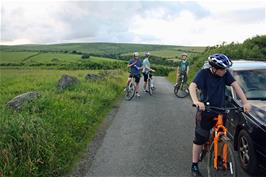 Approaching Bloody Pool cross on the way to Aish