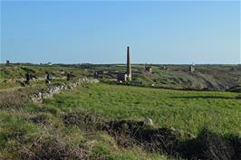 Approaching Botallack mines, on the track from Levant mine