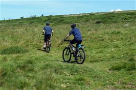 Heading towards the Abbots Way bridleway from the reservoir