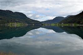 View from near Sogndal towards Øyna