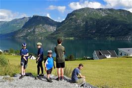 The group with Lustrafjord behind, from the peninsula between Gaupne and Høyheimsvik