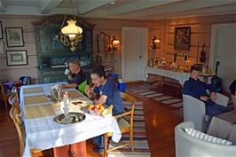 Breakfast at the Aasaaren Nedre farmhouse