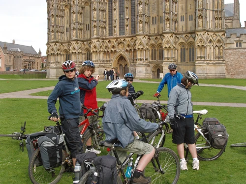 11 Apr 2010 · Bath & the Somerset Levels: Day 3 Cheddar to Street YH
