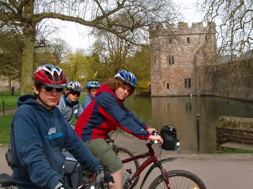 11 Apr 2010 · Bath & the Somerset Levels: Day 3 Cheddar to Street YH