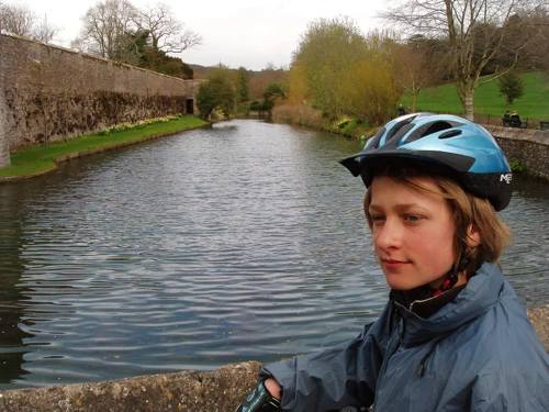 11 Apr 2010 · Bath & the Somerset Levels: Day 3 Cheddar to Street YH