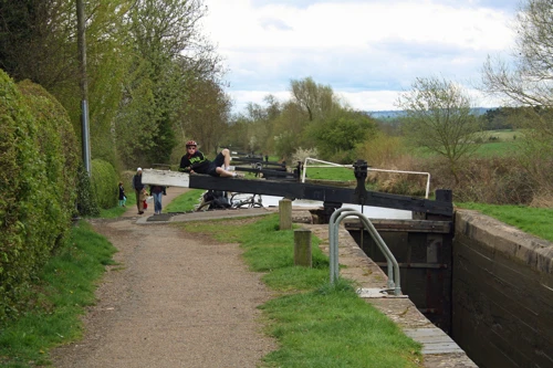 08 Apr 2012 · Cotswolds: Day 1 Home to Stratford YH