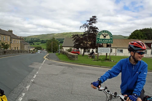 14 Aug 2016 · Yorkshire Dales & North York Moors: Day 4: Hawes to Grinton Lodge YH
