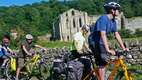 16 Aug 2016 · Yorkshire Dales & North York Moors: Day 6: Osmotherley to Helmsley YH
