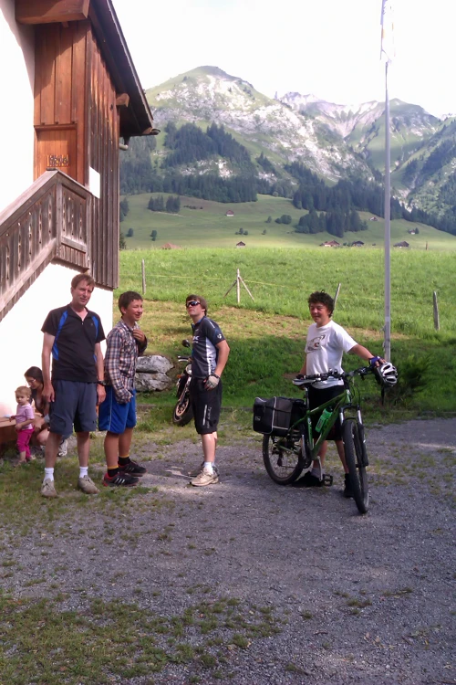 04 Aug 2013 · Switzerland: Day 6 Chateaux d'Oeux to Interlaken